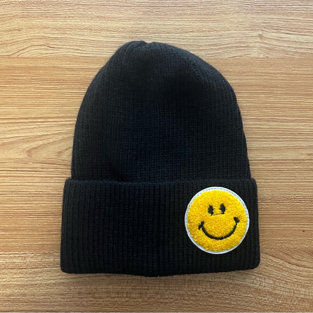 Knit Ribbed Smiley Face Hat in Black - Picture 2 of 6